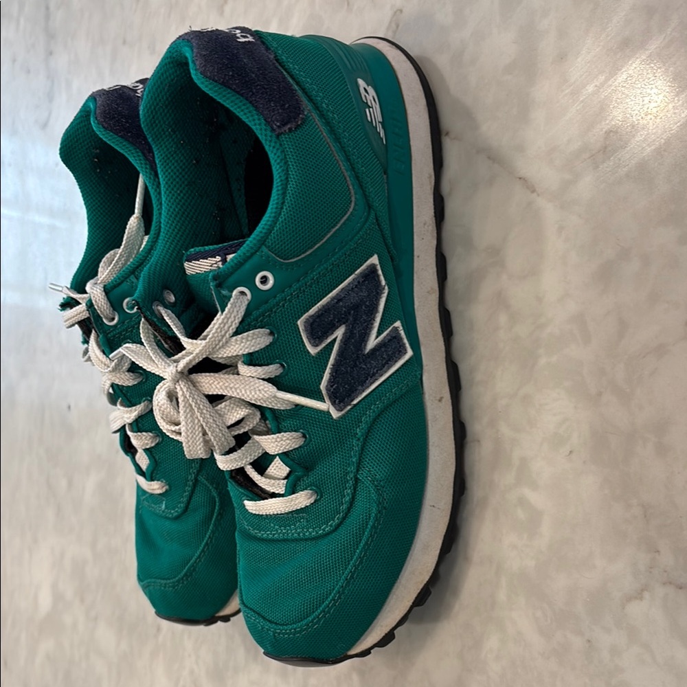 New Balance Men’s Green and Navy Sneakers